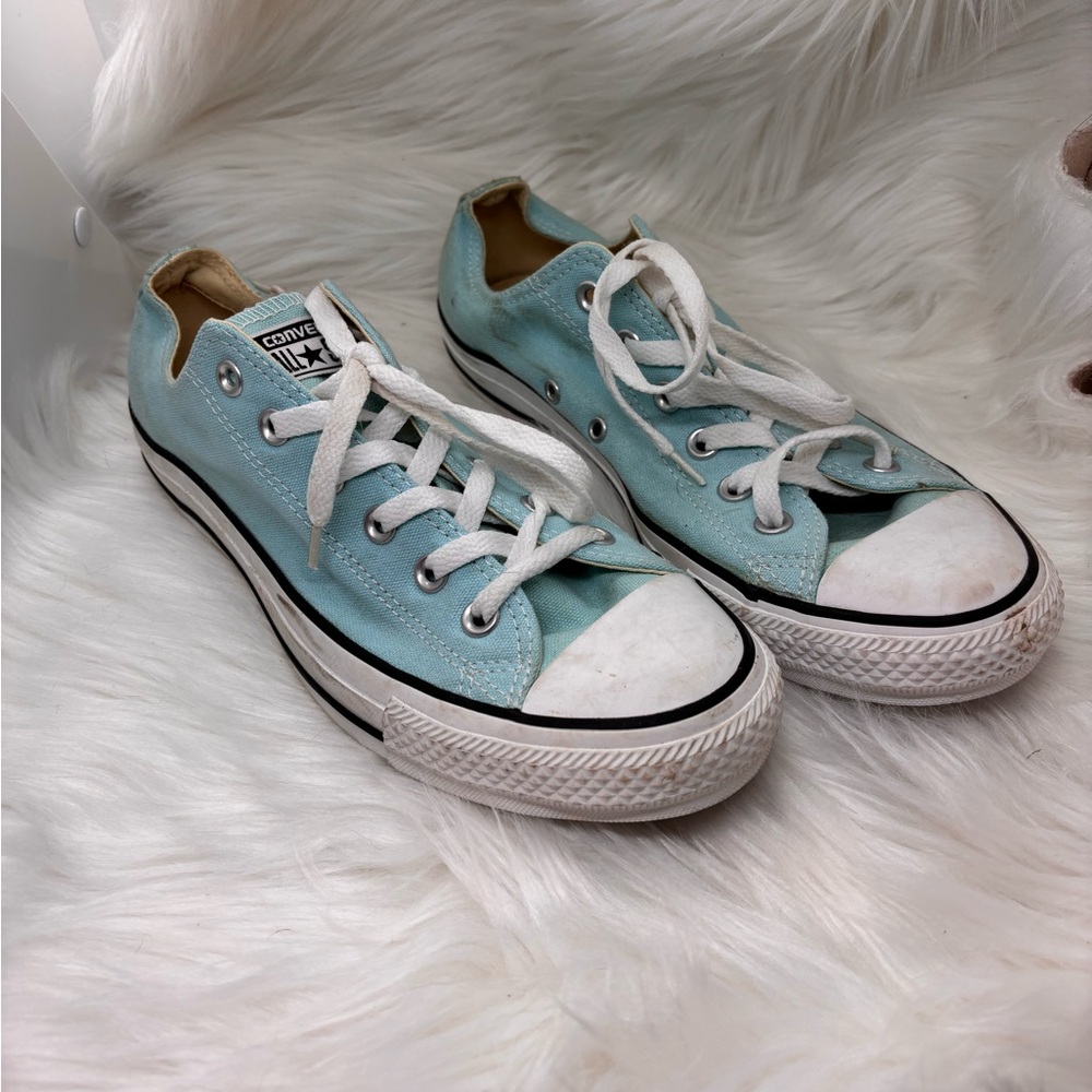 Converse Women’s Light Blue Sneakers